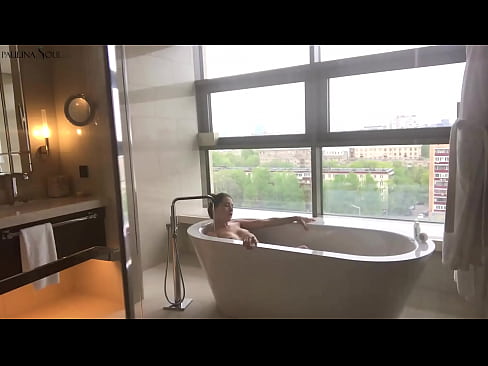 ❤️ Zoo heev babe Passionately jerking tawm nws pussy hauv chav dej ️❌ Sex video ntawm peb