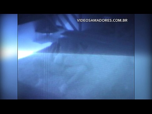 ❤️ Tus txiv films tus poj niam fucking neeg zej zog thiab pom tias nws yog ib tug cuckold ️❌ Sex video ntawm peb