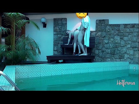 ❤️ Tus thawj coj caw tus tub txib mus rau hauv lub pas dej, tab sis tsis tuaj yeem tiv taus kub ️❌  Sex video  ntawm peb