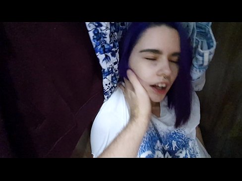❤️ Pom kuv tus ntxhais hauv lub txee dai khaub ncaws thiab pab nws cum ️❌ Sex video ntawm peb