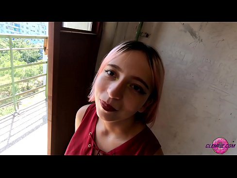 ❤️ Cov tub ntxhais kawm Sensual Sucks ib tug neeg txawv txawv nyob rau hauv lub Outback - Cum ntawm nws lub ntsej muag ️❌ Sex video ntawm peb